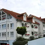 Appartementhaus Binzer Sterne 13 *